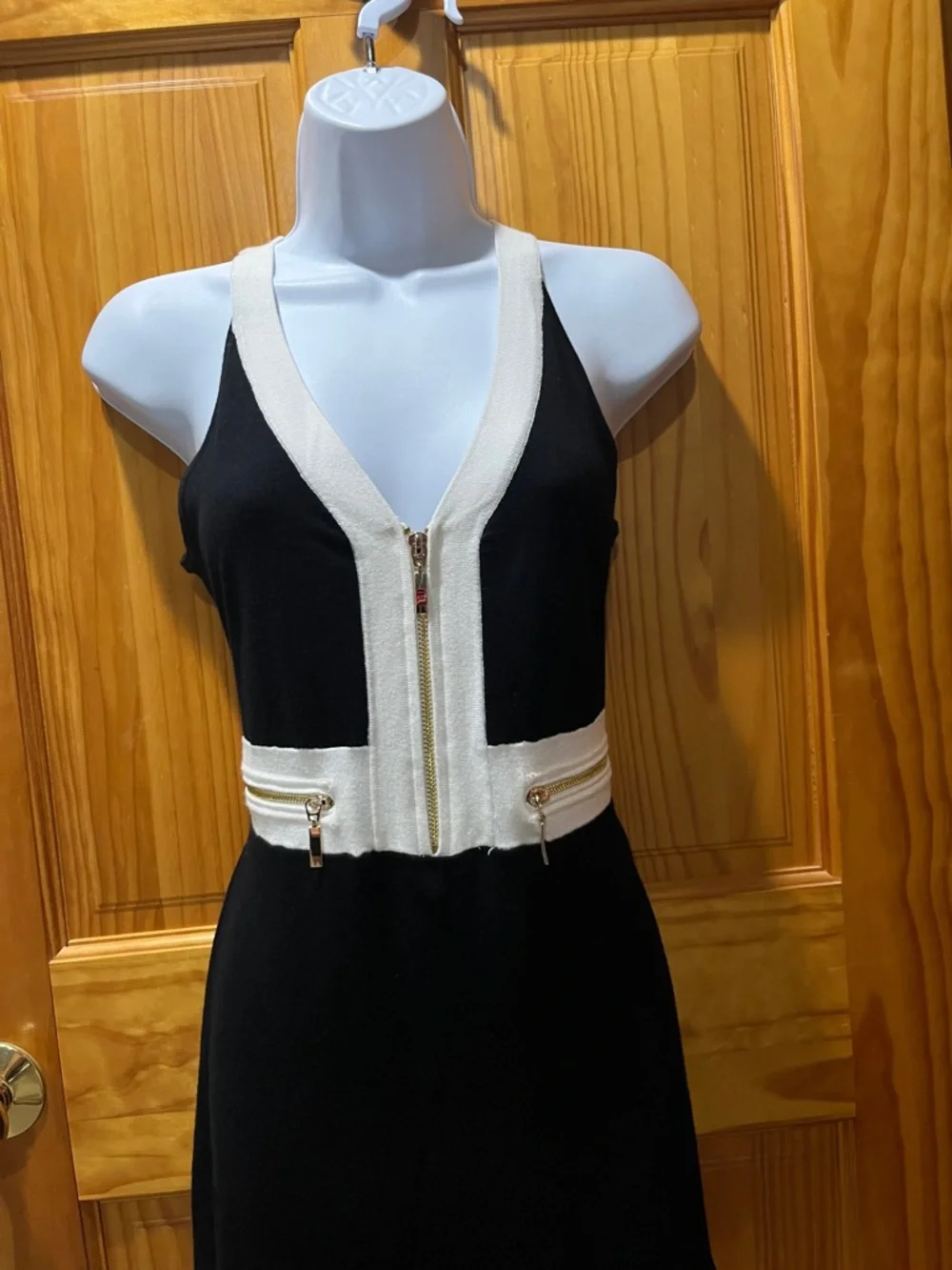 Venus Black and White Long Asymmetrical Top with pretty Zipper detailing - Picture 3 of 7